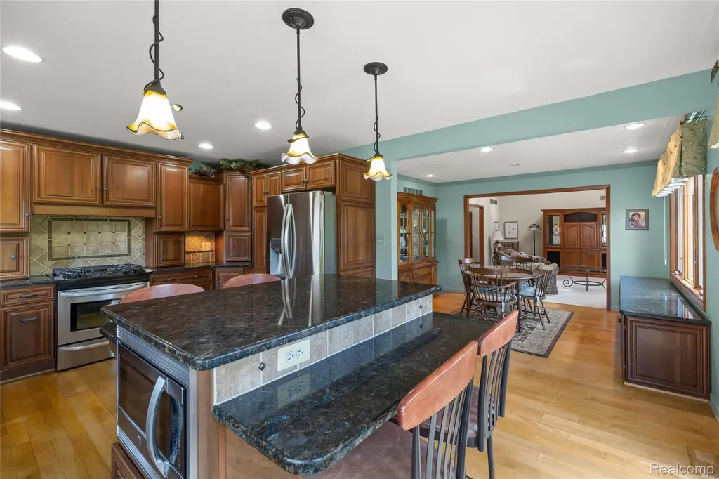 36959 Dardanella Street Livonia City MI 48152