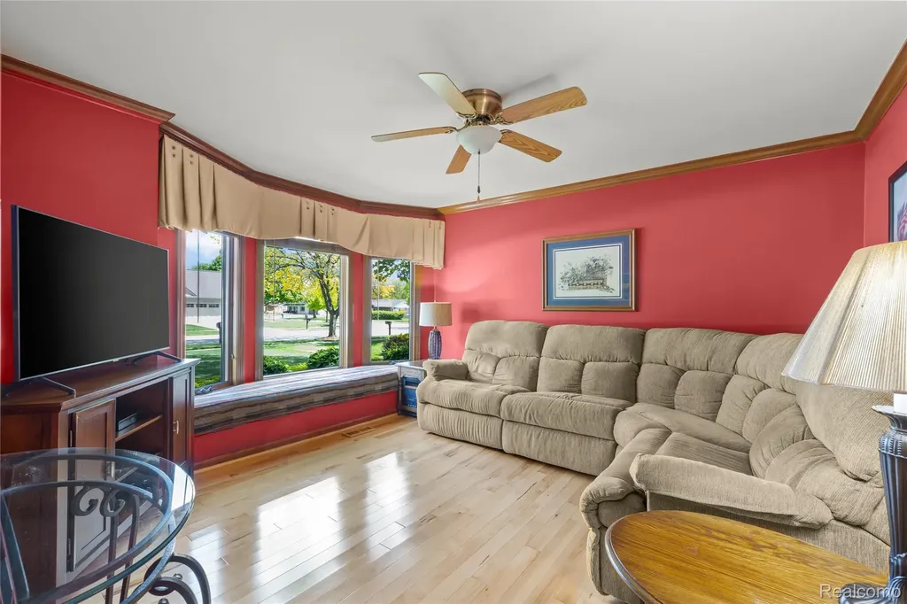 36959 Dardanella Street Livonia City MI 48152