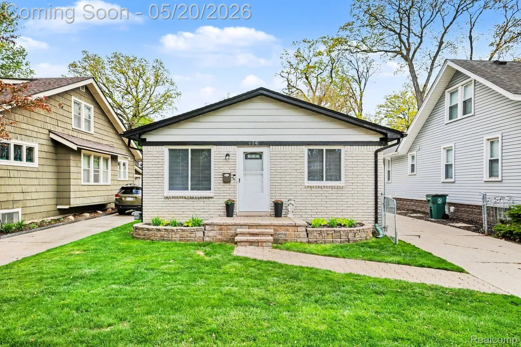 614 Gardenia Avenue Royal Oak City MI 48067