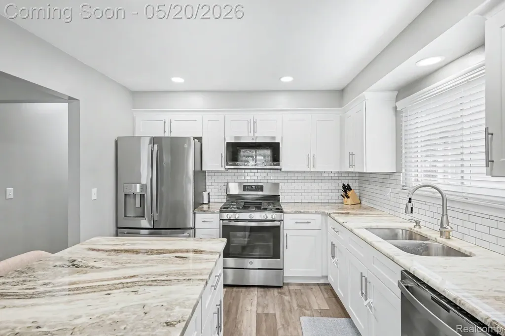 614 Gardenia Avenue Royal Oak City MI 48067