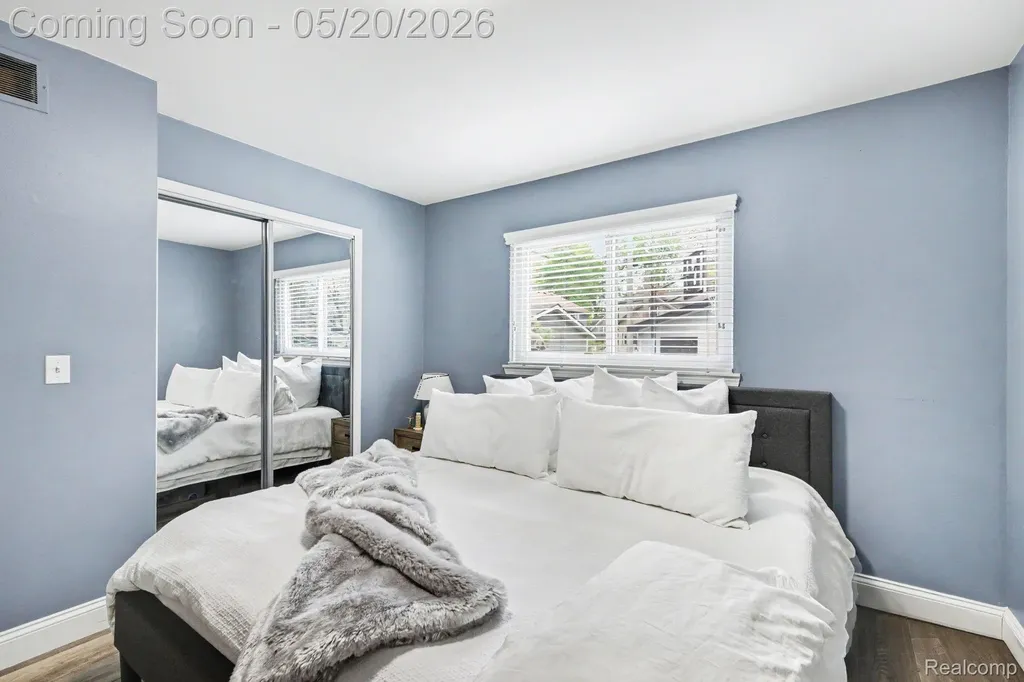 614 Gardenia Avenue Royal Oak City MI 48067