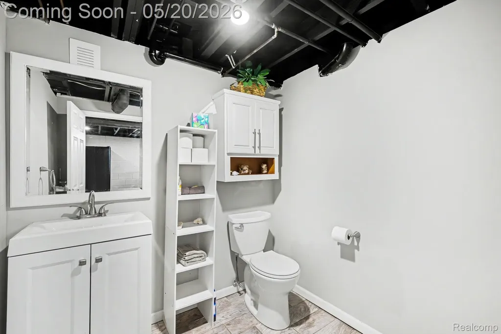 614 Gardenia Avenue Royal Oak City MI 48067
