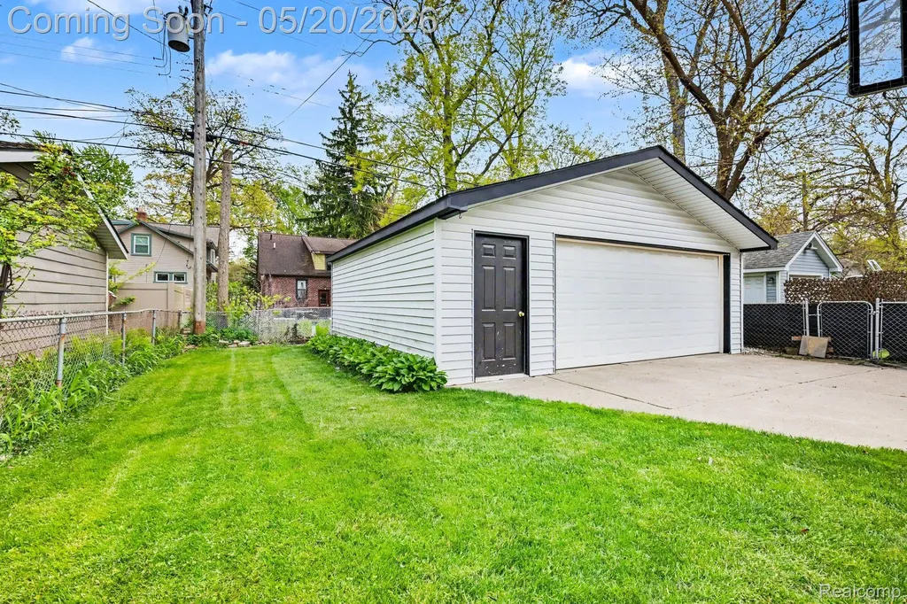 614 Gardenia Avenue Royal Oak City MI 48067