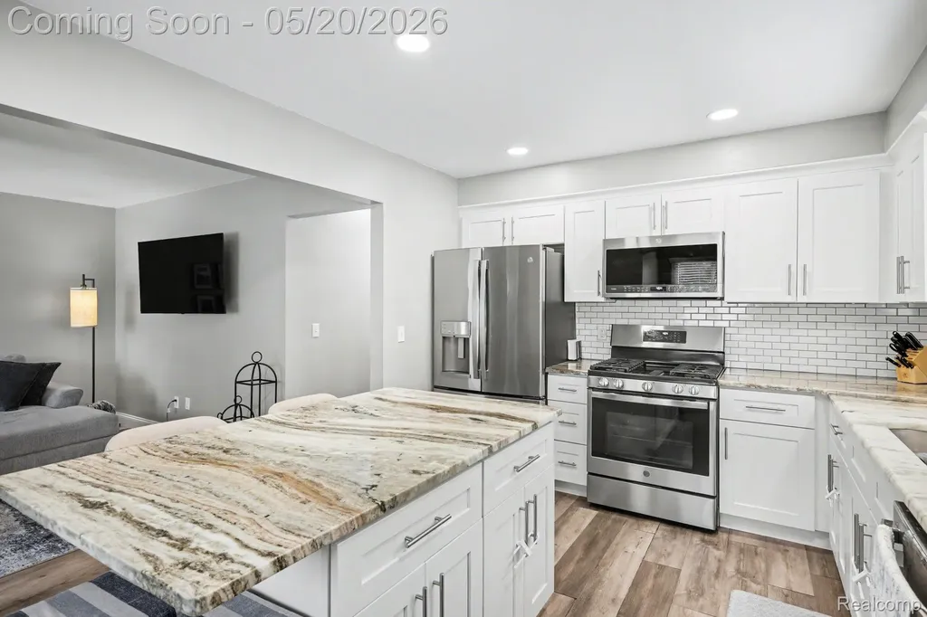 614 Gardenia Avenue Royal Oak City MI 48067