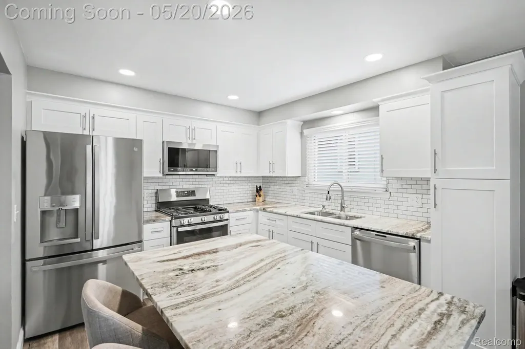 614 Gardenia Avenue Royal Oak City MI 48067