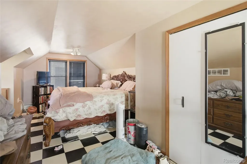 4300 Edmund Street Wayne City MI 48184