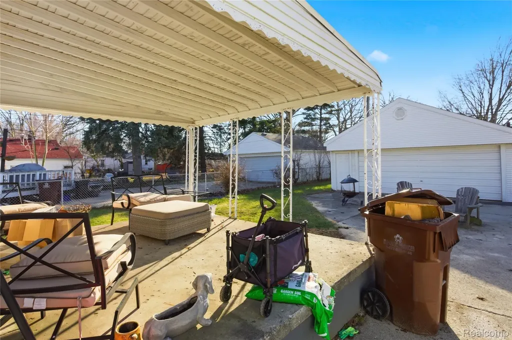 4300 Edmund Street Wayne City MI 48184