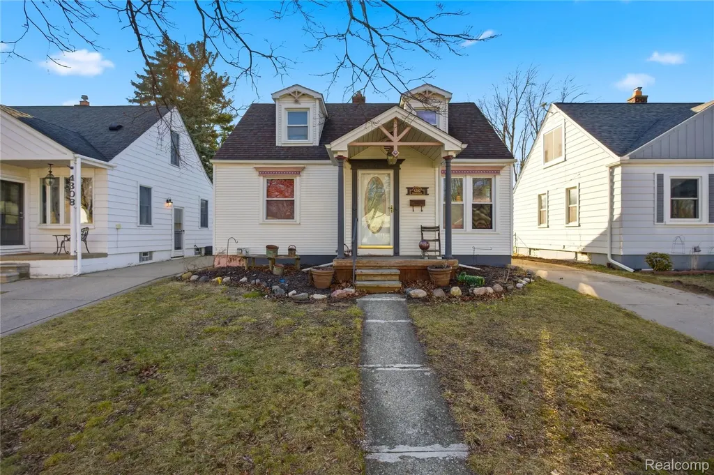 4300 Edmund Street Wayne City MI 48184