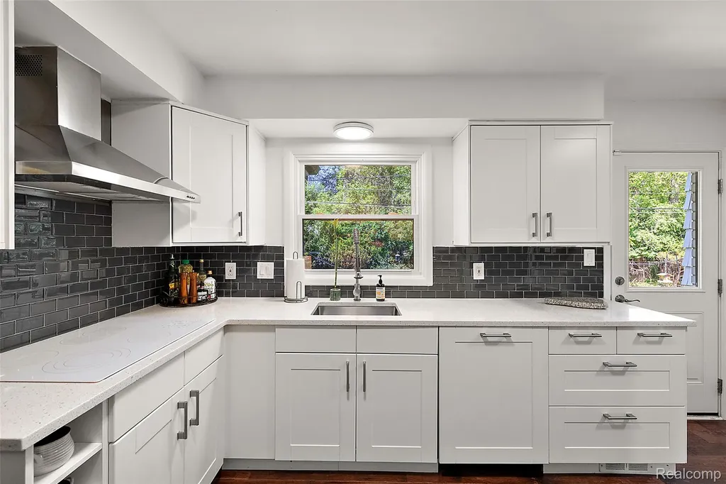 6804 Spruce Drive Bloomfield Hills City MI 48301