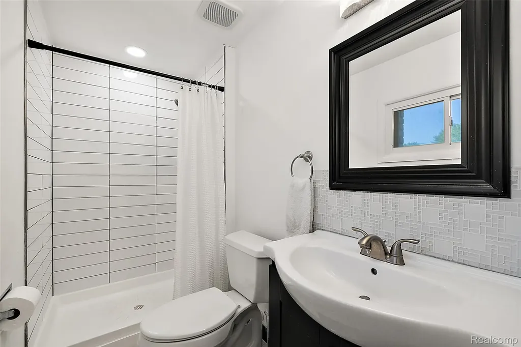 6804 Spruce Drive Bloomfield Hills City MI 48301