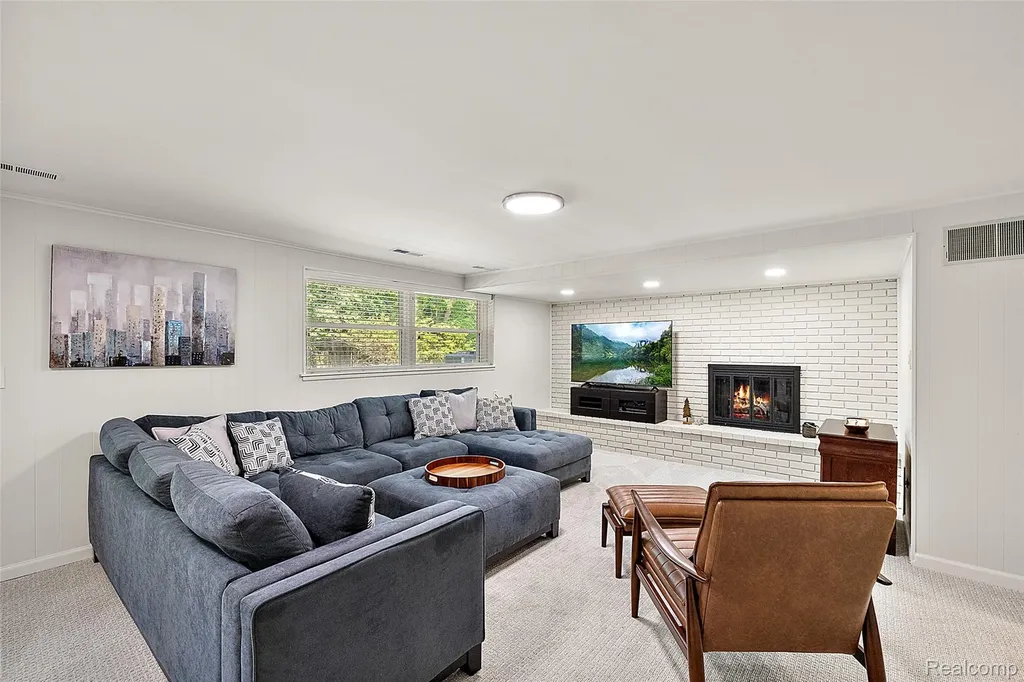 6804 Spruce Drive Bloomfield Hills City MI 48301