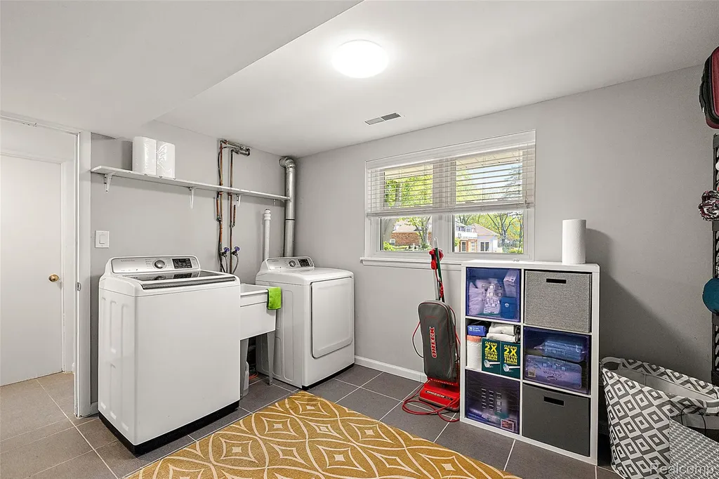 6804 Spruce Drive Bloomfield Hills City MI 48301