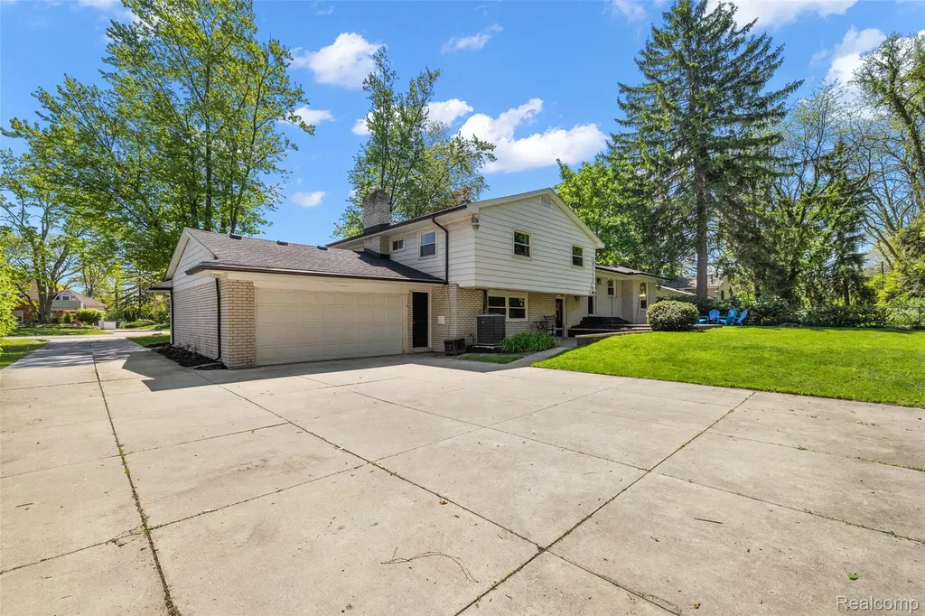 6804 Spruce Drive Bloomfield Hills City MI 48301