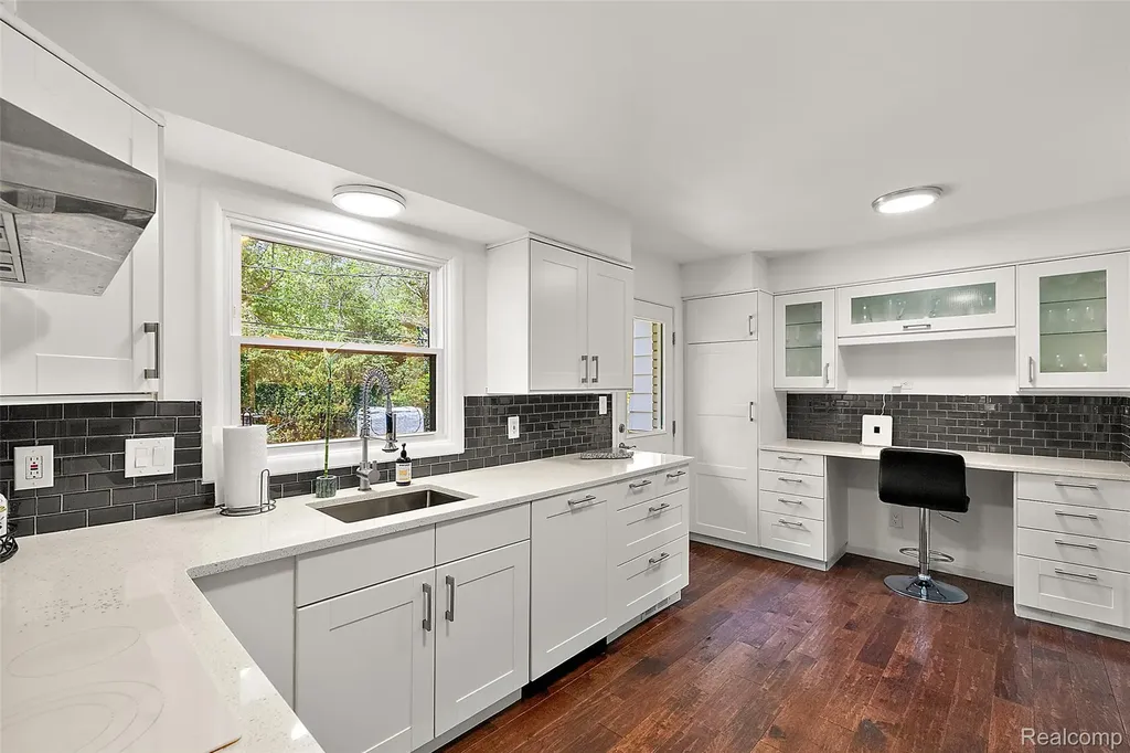 6804 Spruce Drive Bloomfield Hills City MI 48301