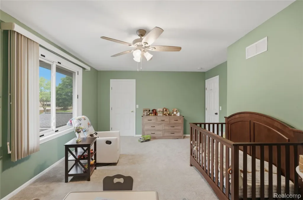 16840 Edloytom Way Clinton Charter Township MI 48038