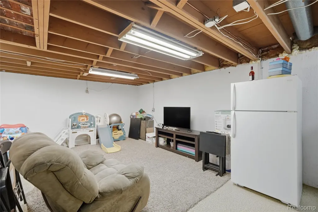 16840 Edloytom Way Clinton Charter Township MI 48038