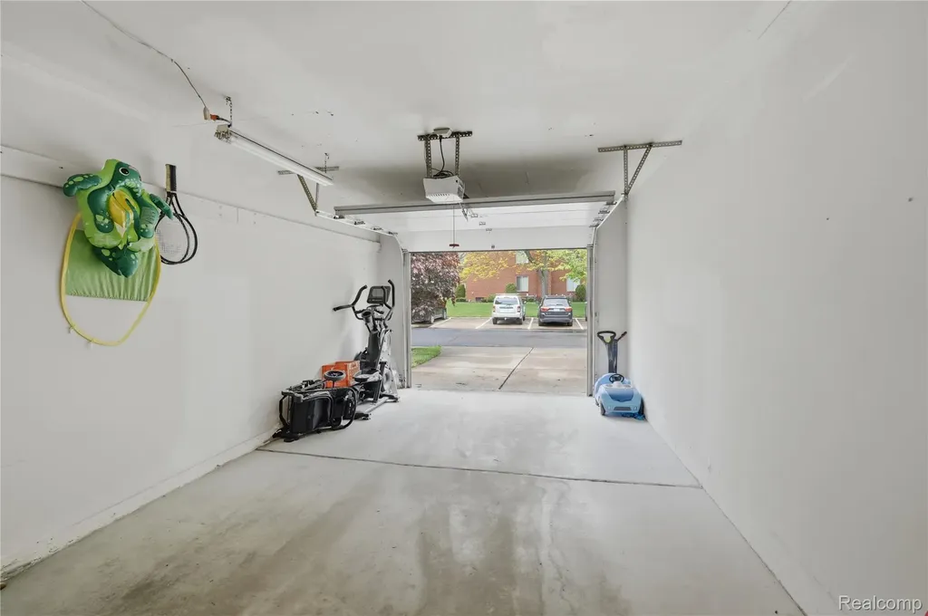 16840 Edloytom Way Clinton Charter Township MI 48038