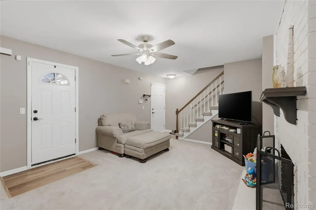 16840 Edloytom Way Clinton Charter Township MI 48038