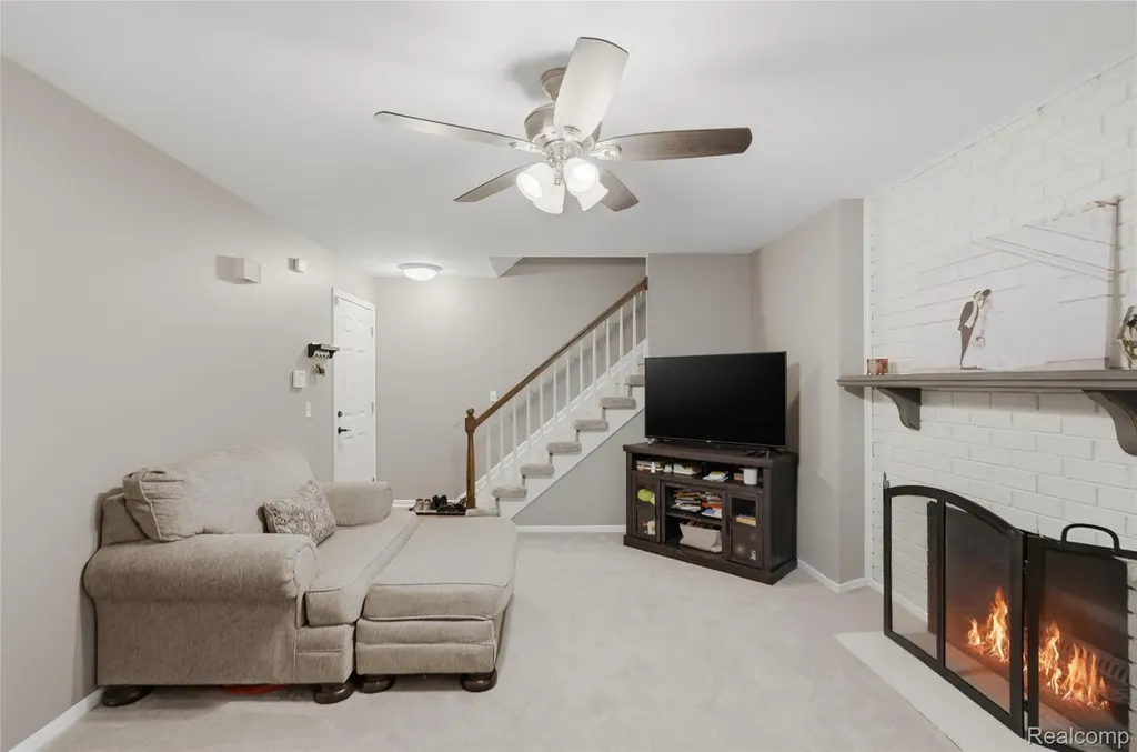 16840 Edloytom Way Clinton Charter Township MI 48038