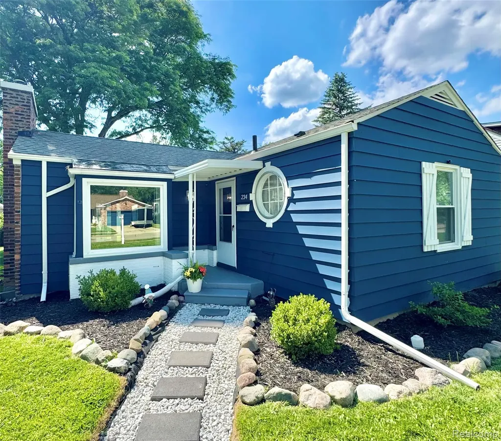 234 Draper Avenue Pontiac City MI 48341