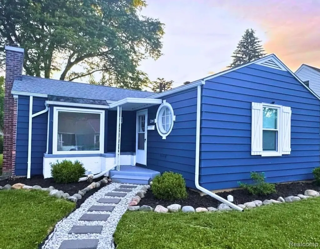 234 Draper Avenue Pontiac City MI 48341