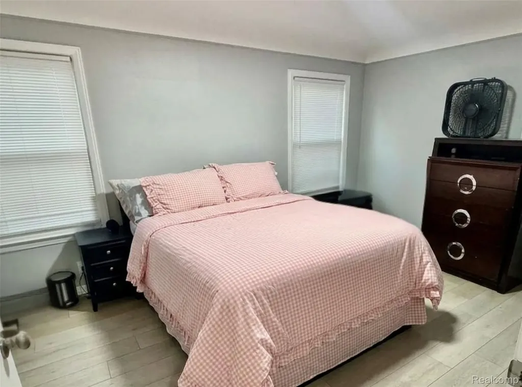 234 Draper Avenue Pontiac City MI 48341