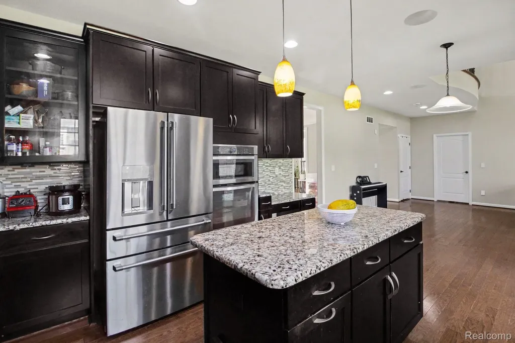 50371 Langley Drive Novi City MI 48374