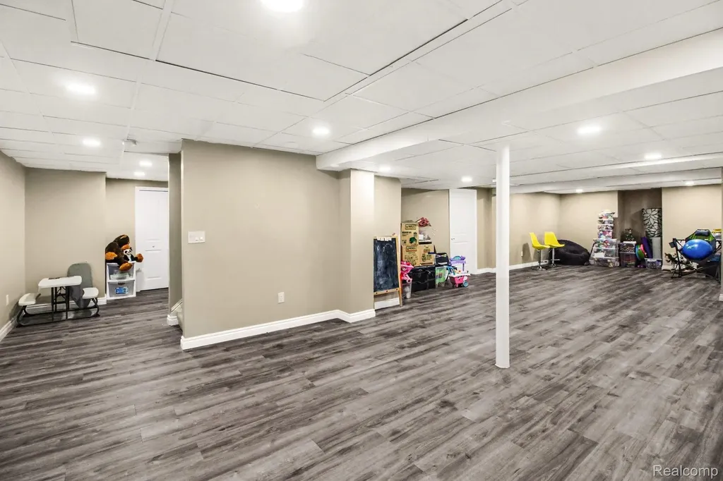 50371 Langley Drive Novi City MI 48374