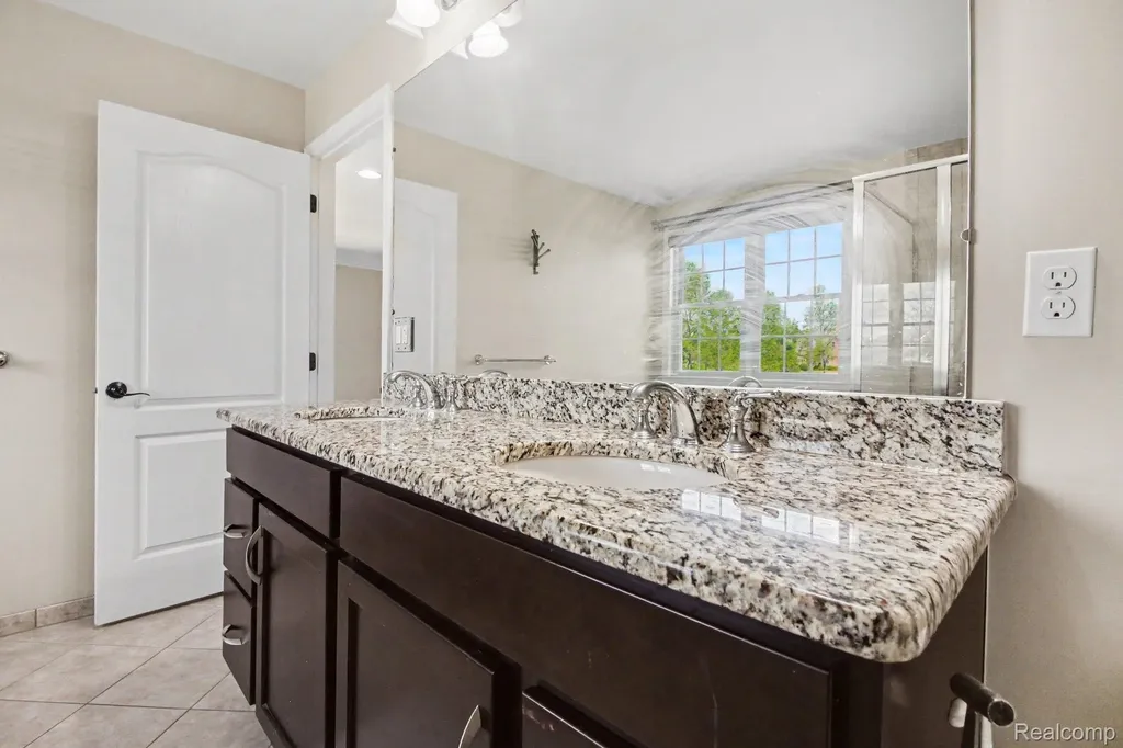 50371 Langley Drive Novi City MI 48374