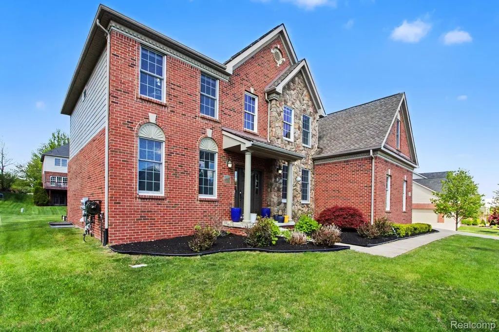 50371 Langley Drive Novi City MI 48374