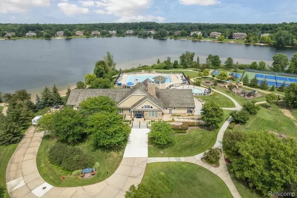 50371 Langley Drive Novi City MI 48374