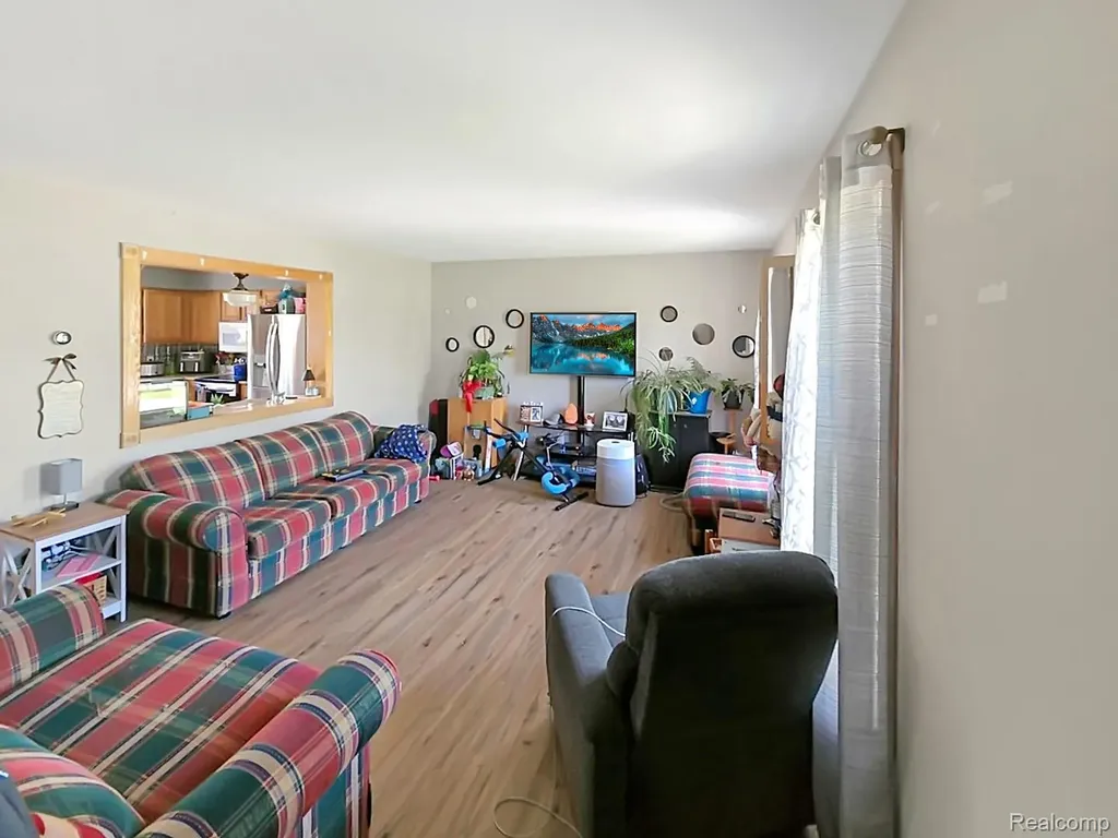 6533 Kilburn Road Grant Township MI 48032