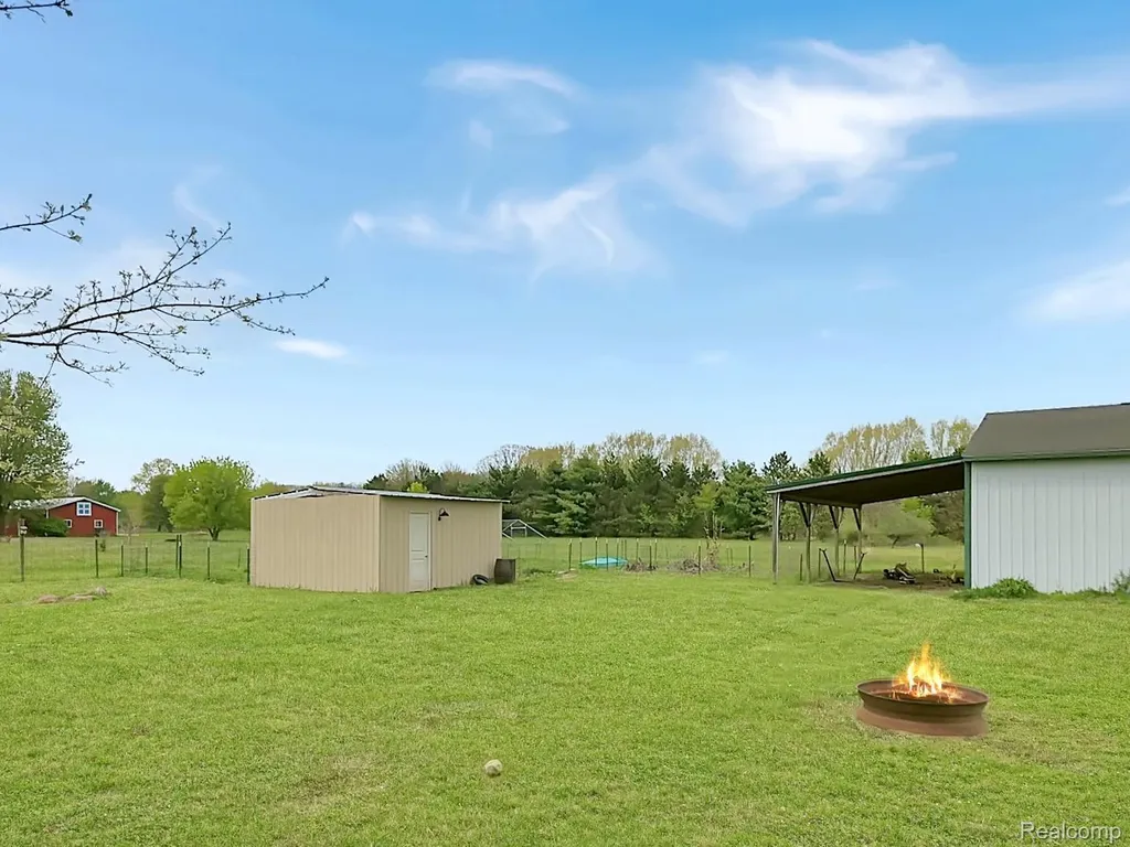 6533 Kilburn Road Grant Township MI 48032