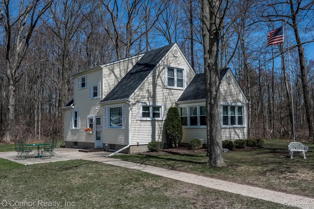 1112 17th Street Marysville City MI 48040