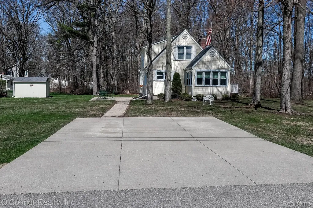 1112 17th Street Marysville City MI 48040