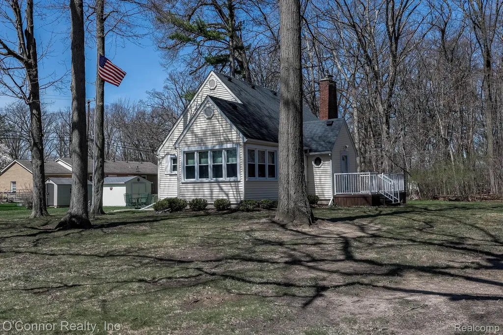 1112 17th Street Marysville City MI 48040