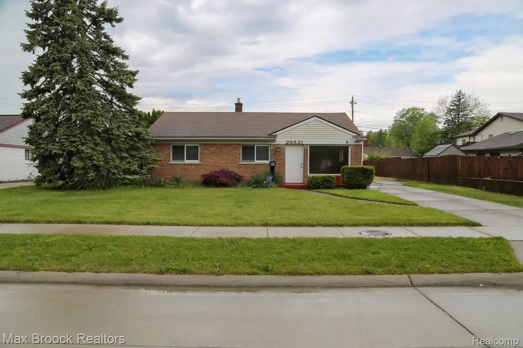 28521 Sutherland Street Southfield City MI 48076
