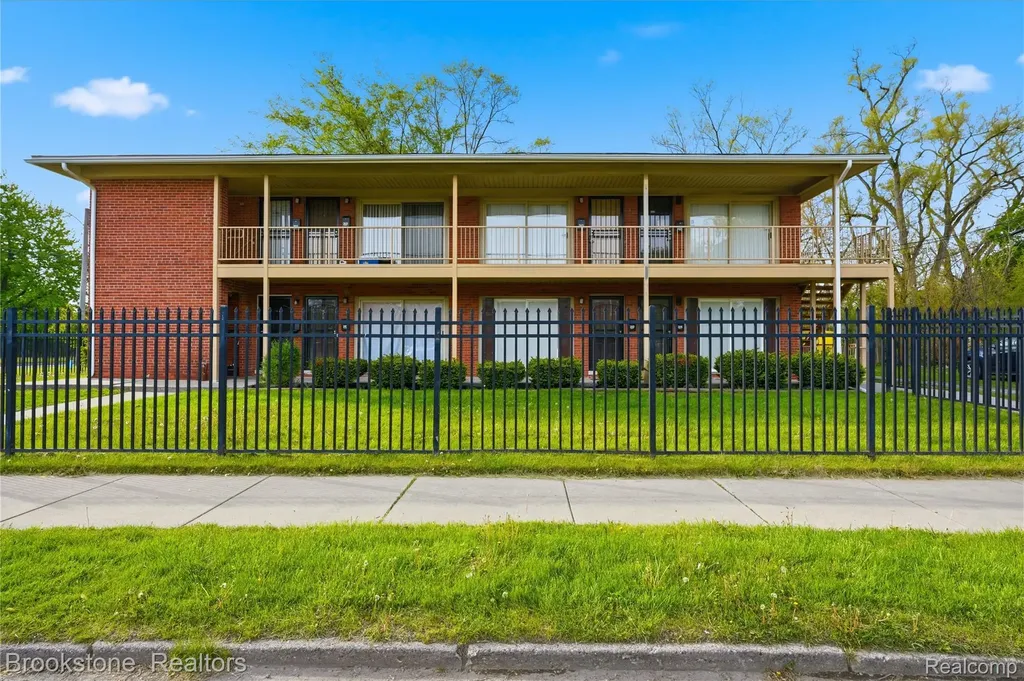 9439 Chalmers Street Detroit City MI 48213