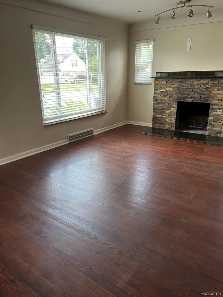 9001 Riverdale Redford Charter Township MI 48239