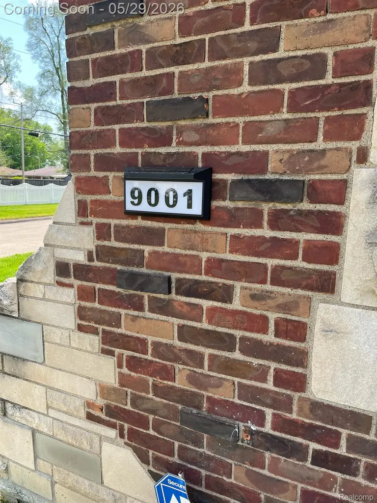9001 Riverdale Redford Charter Township MI 48239