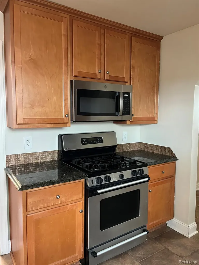 9001 Riverdale Redford Charter Township MI 48239