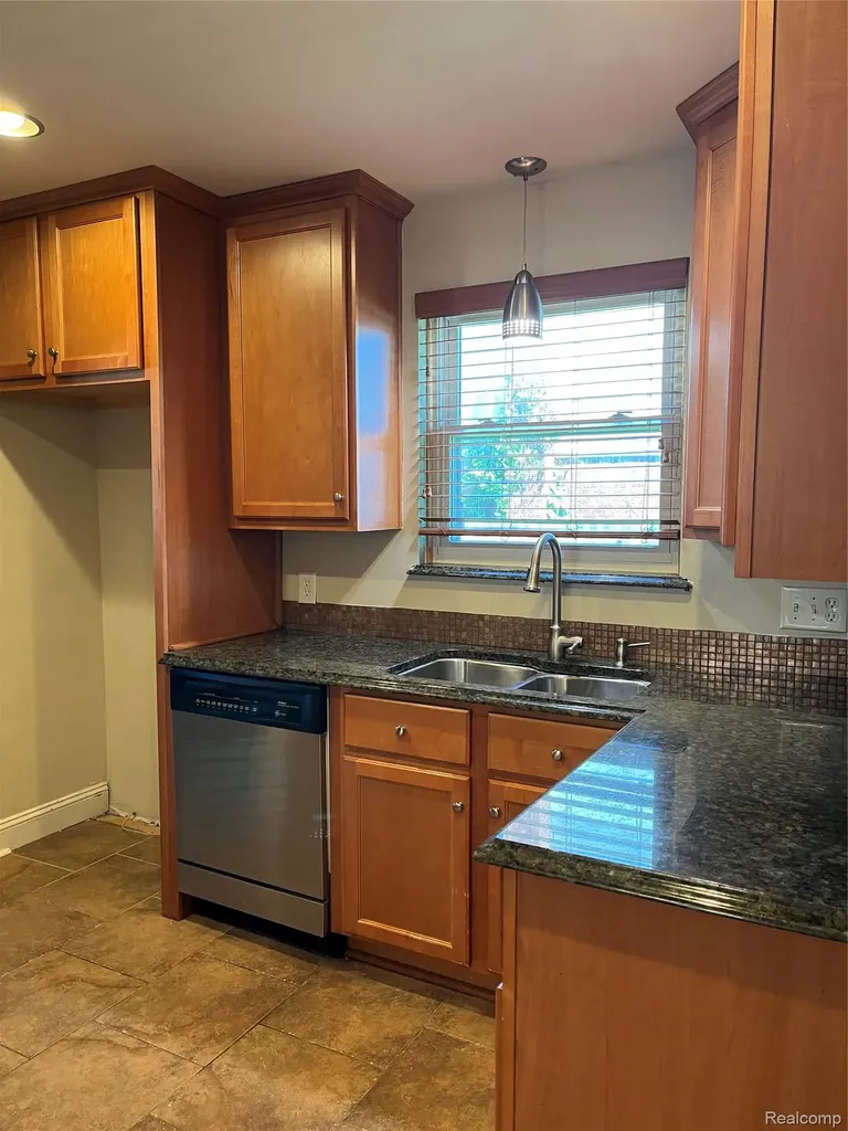 9001 Riverdale Redford Charter Township MI 48239