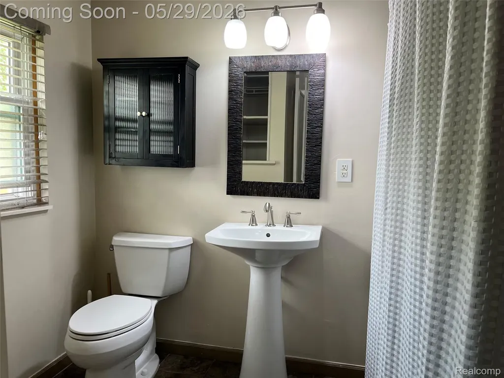 9001 Riverdale Redford Charter Township MI 48239