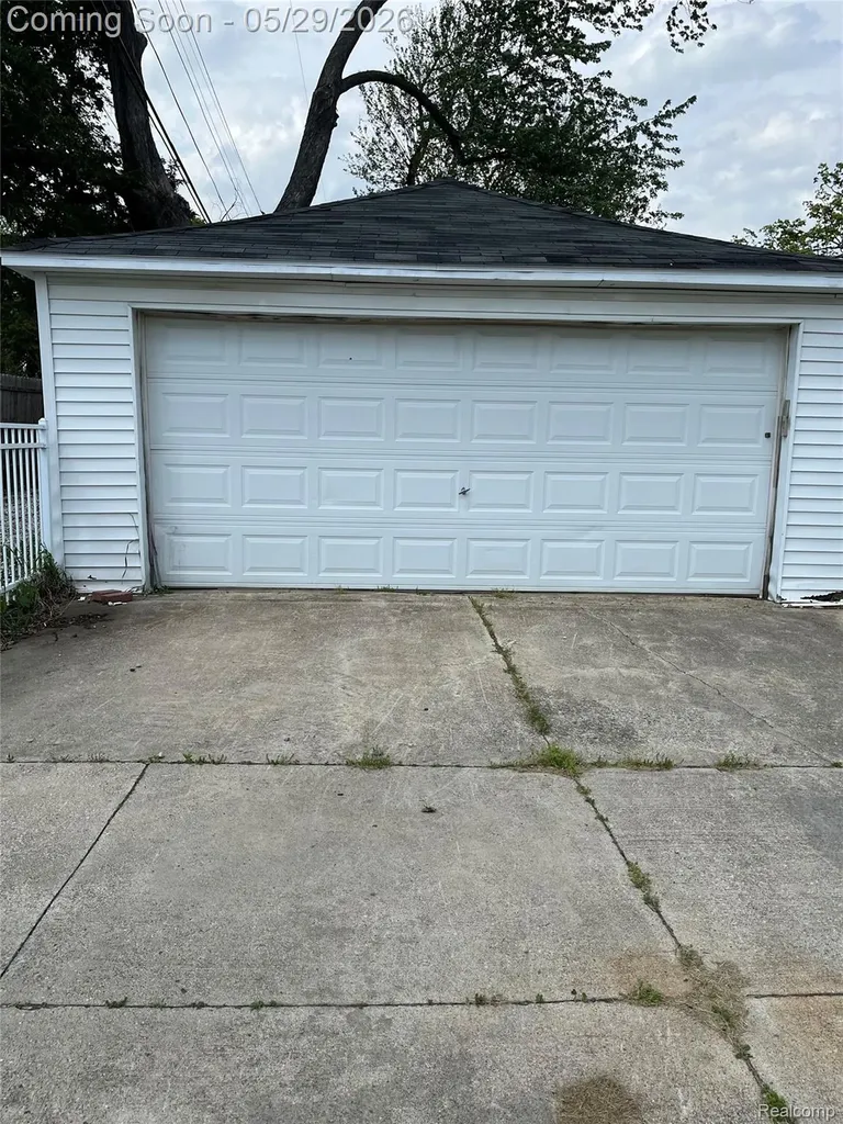 9001 Riverdale Redford Charter Township MI 48239
