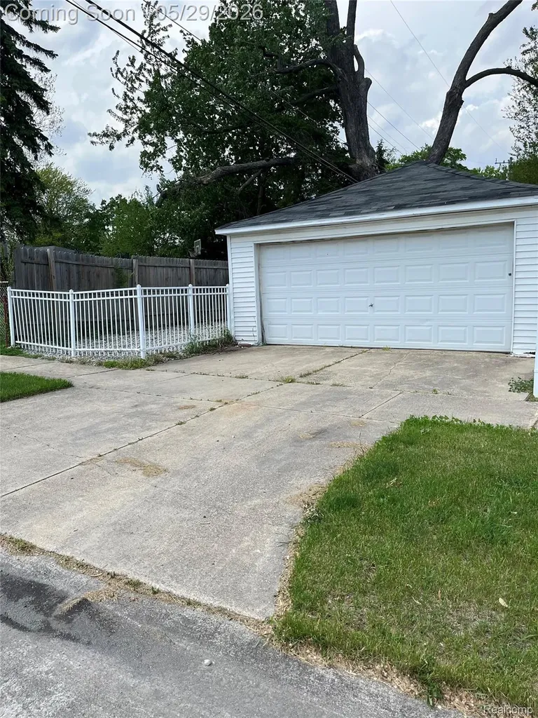 9001 Riverdale Redford Charter Township MI 48239