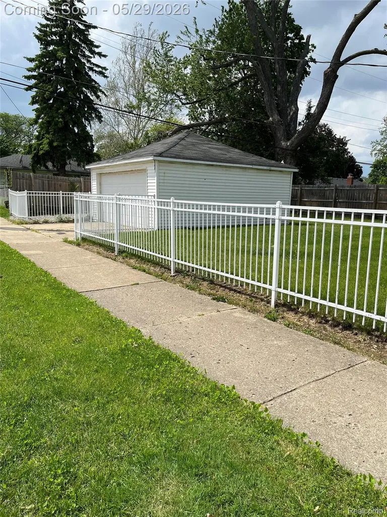 9001 Riverdale Redford Charter Township MI 48239