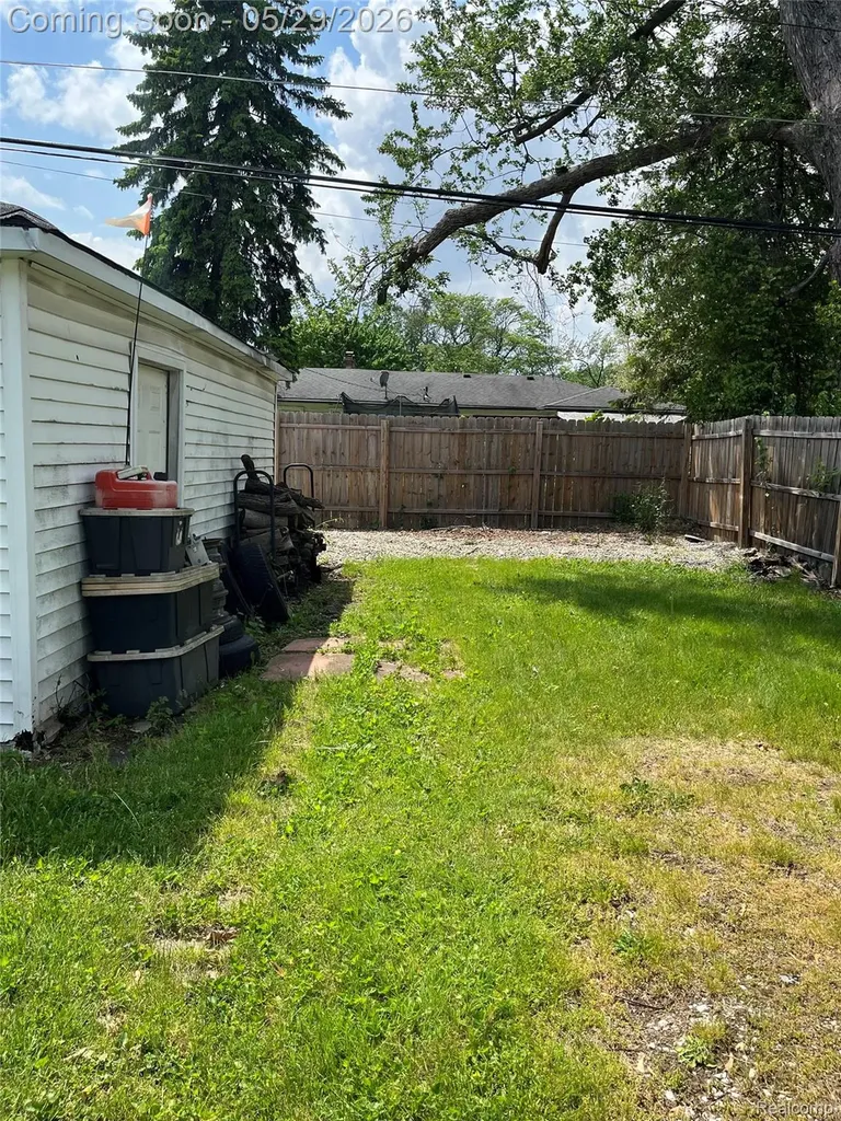 9001 Riverdale Redford Charter Township MI 48239