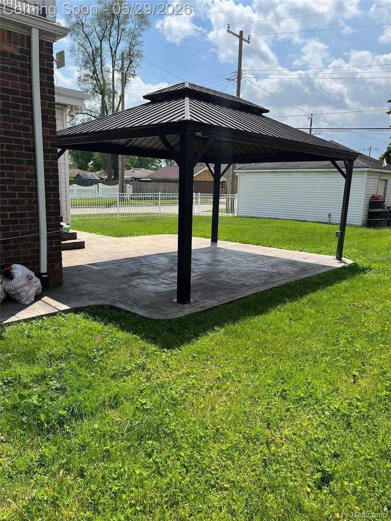 9001 Riverdale Redford Charter Township MI 48239