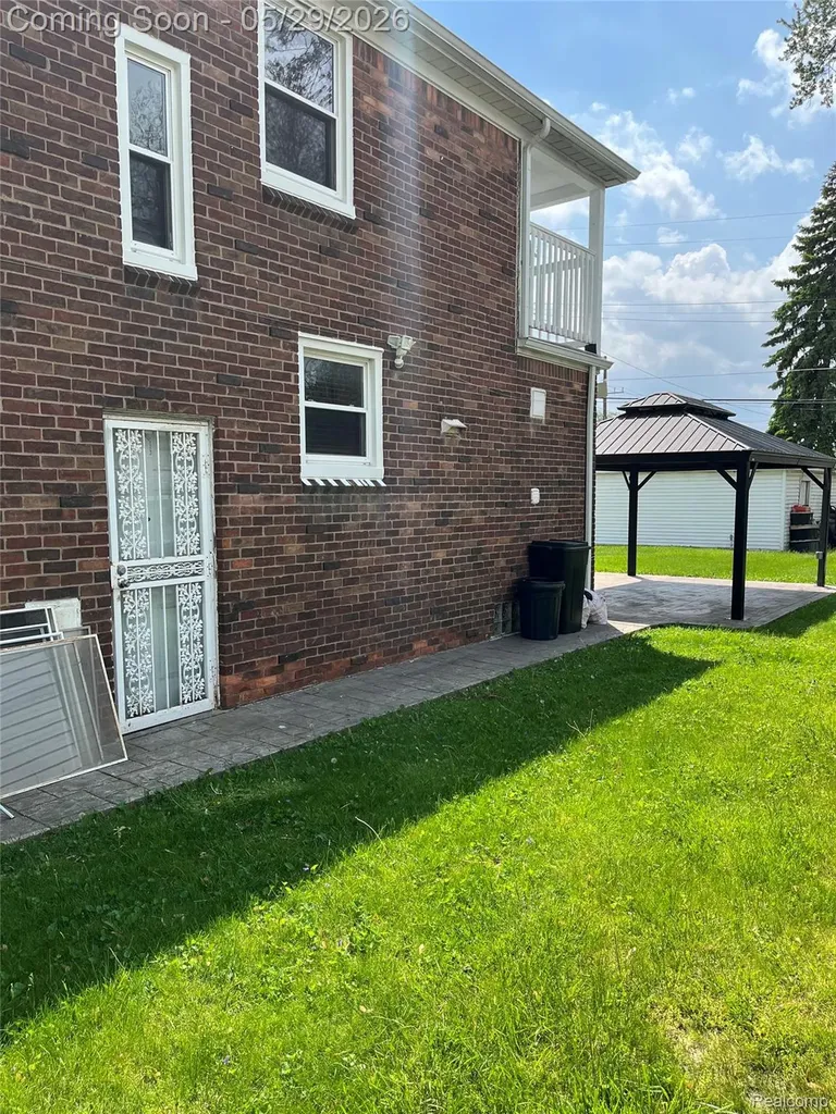 9001 Riverdale Redford Charter Township MI 48239