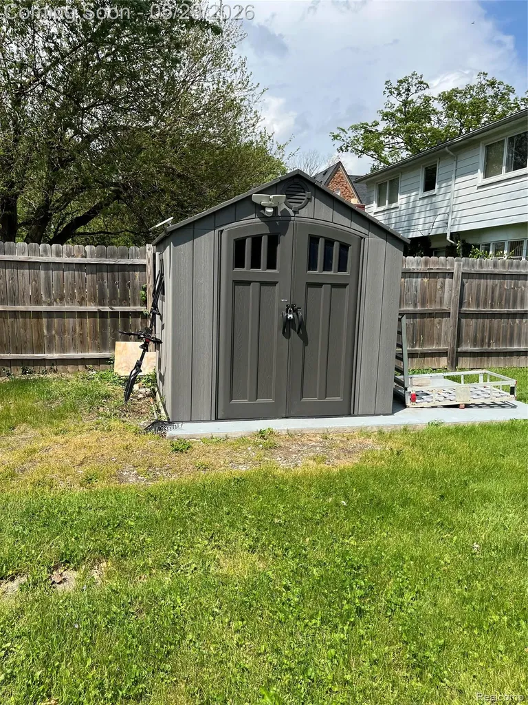 9001 Riverdale Redford Charter Township MI 48239